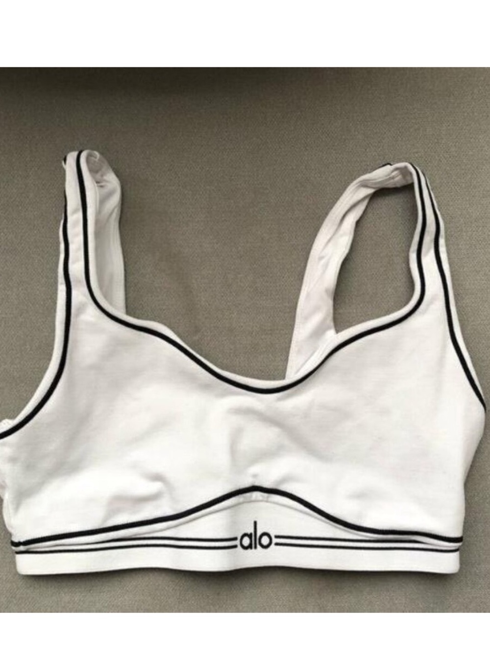 Alo White airbrush heart throb - large